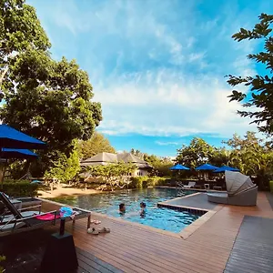 بيرينيال Nai Yang Beach
